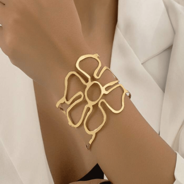 Pulseira de aço ajustável em forma de flor