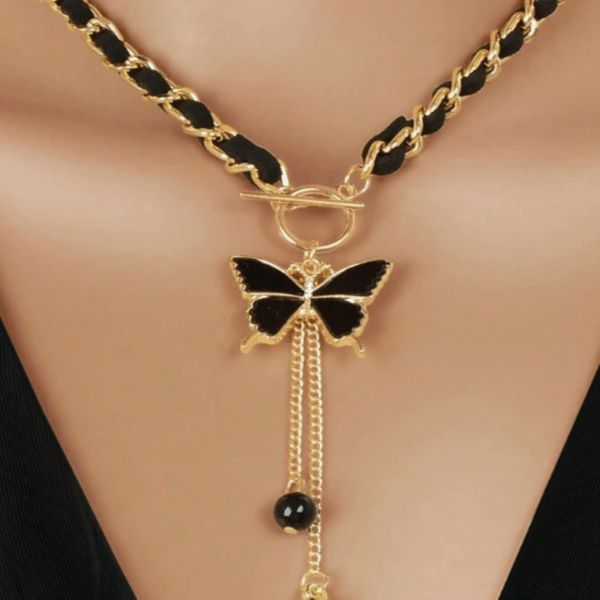 Colar preto Borboleta