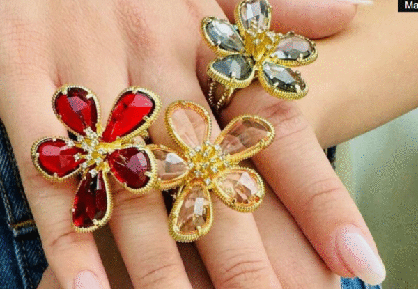 Anéis de aço ajustáveis em flor azul e vermelho