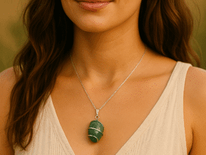 Colar de Aventurina com Espiral banhado a Prata.