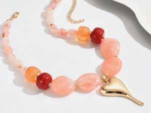 Colar de Jade Natural com Pendente em Coração – Harmonia & Sorte