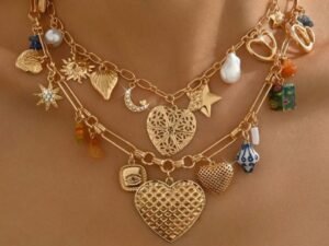 Colar charms místicos coloridos