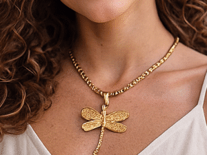 Colar Libelinha dourada