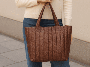 Mala Shopper Savanna em quispo (Bordeaux)